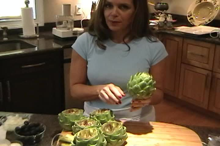 Thumbnail image for Gina's Everyday Gourmet - Nonna's Artichoke & Linguine with Clam Sause