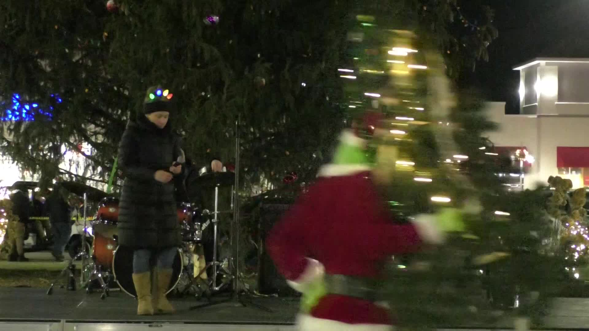 Thumbnail image for Methuen Tree Lighting 2021